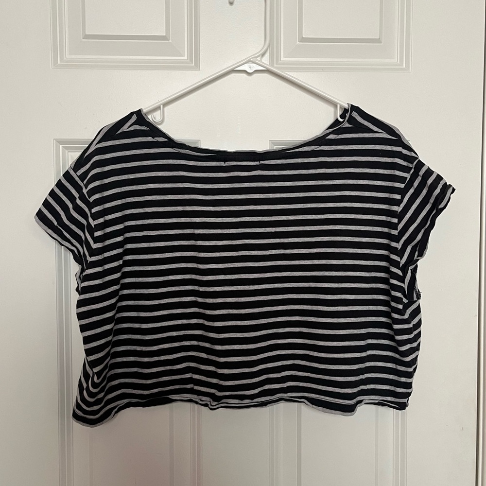 Cropped t-shirt - Picture 2 of 2
